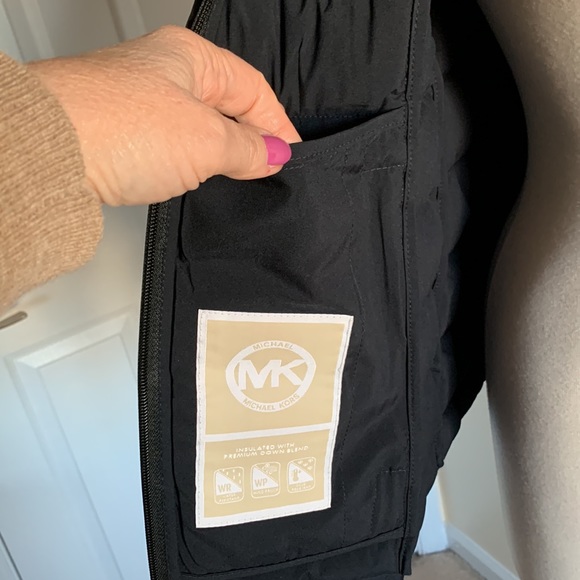 Michael Kors Ultra Light Weight Down Fill - Picture 8 of 12